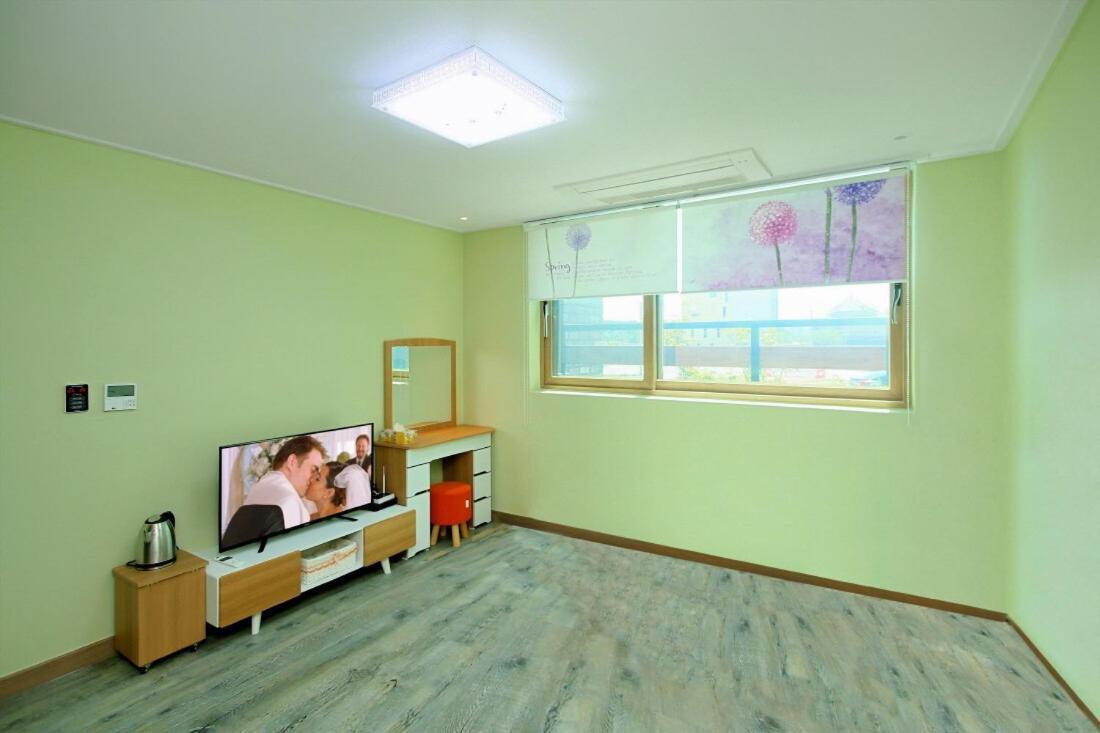 Daecheon Mud Gongju Pension Boryeong Room photo